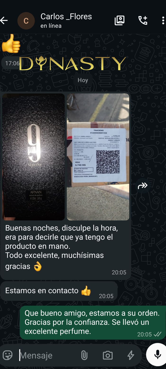 Cliente feliz con su pedido de Dynasty